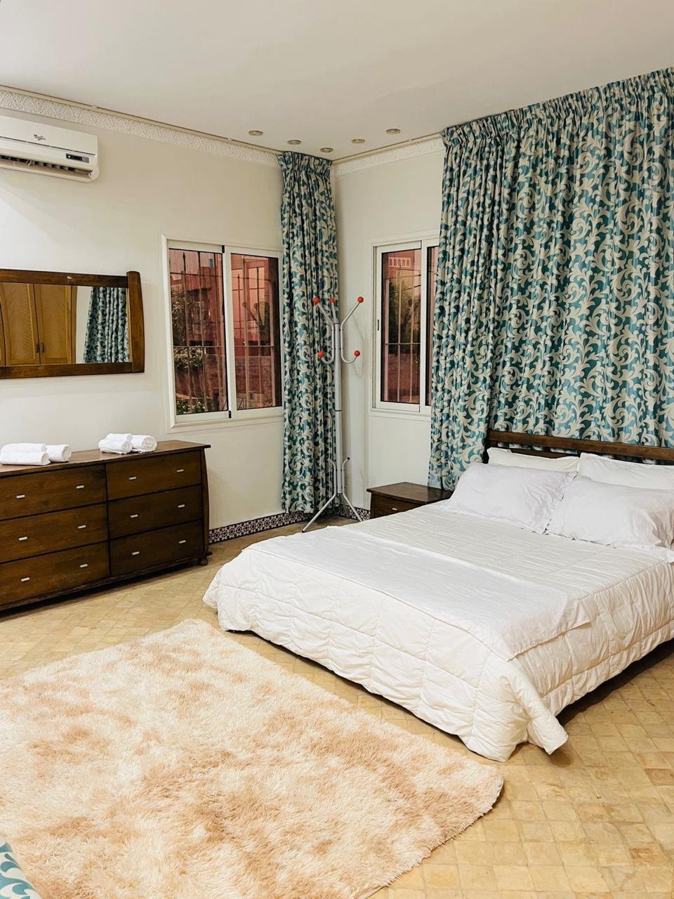 WhatsApp Image 2025-11-01 at 00.48.40